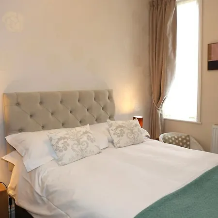 The Waves: Yorkshire Coast Bed & Breakfast 4*