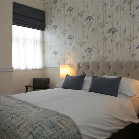 The Waves: Yorkshire Coast Bed & Breakfast 4*