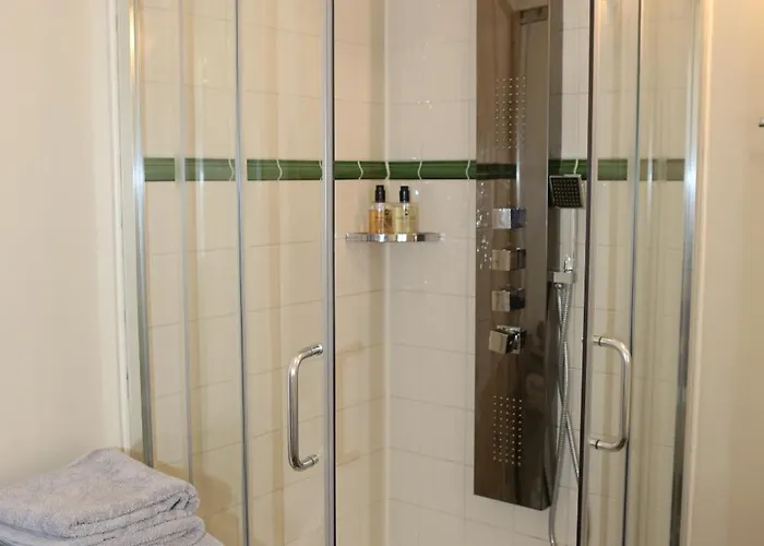 The Waves 4* スカーバラ