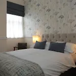 The Waves Bed & Breakfast 4*