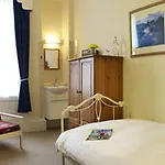 The Waves Bed & Breakfast Scarborough