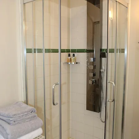 The Waves 4* Scarborough