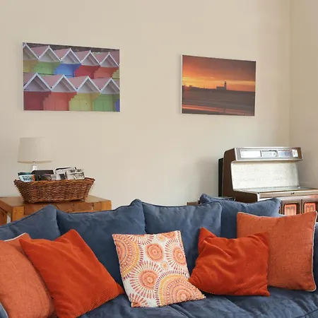 The Waves: Yorkshire Coast Bed & Breakfast Scarborough