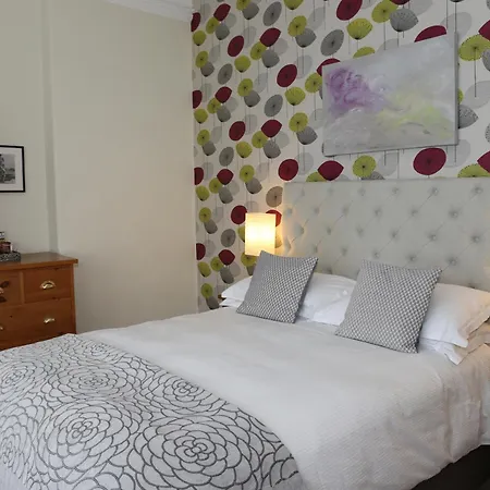 The Waves Bed & Breakfast Scarborough