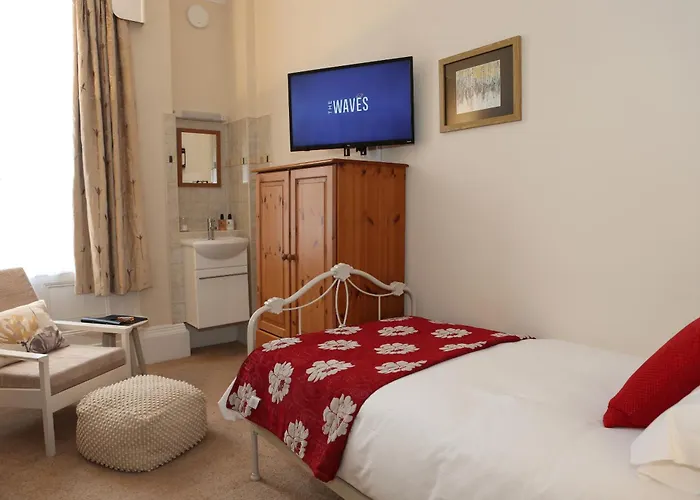 The Waves: Yorkshire Coast 4*