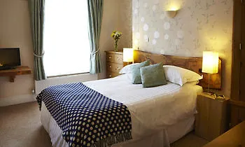 The Waves: Yorkshire Coast 4* Scarborough